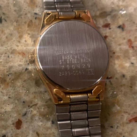 80s Gold tone Mickey Mouse Watch Starburst Dial vintage - Picture 7 of 7